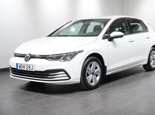 Volkswagen Golf 1.5 TSI 150 hk Life Navi CarPlay Rattvärme 2.99% Ränta