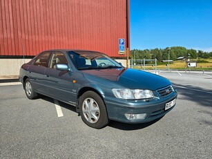 Toyota Camry 2.2 Nybesiktad/Nyservad/En ägarfamilj