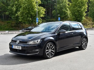 Volkswagen Golf 1.4 TSI Highline Taklucka Navi Värmare Drag