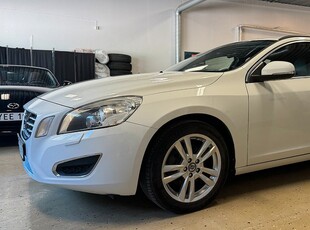 Volvo V60 D4 Momentum Euro 5 Helskinn Få ägare