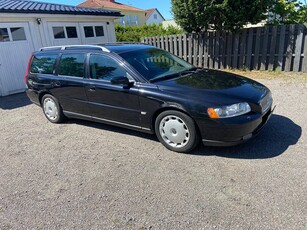 Volvo V70 T5 260hk en brukare (repobjekt) byte/avbet 386kr/mån