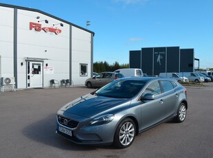 Volvo V40 D3 Momentum 150 hk VOC Navi Nybytt Kamrem Euro 6