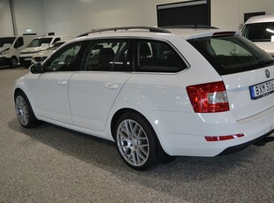 Skoda Octavia Kombi 1.6 TDI 4x4 *Superfin bil!*