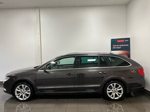 Skoda Superb Kombi 2.0 TDI 4x4Elegance|M-värme|P-sensor|Drag