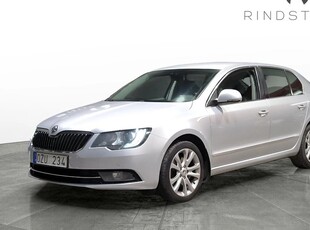 Skoda Superb2.0 TDI DSG AWD D-VÄRM NAVI 0.48L MIL 17