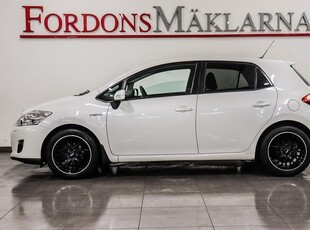 Toyota Auris HYBRID e-CVT 136HK VÄRMARE VINTERHJUL