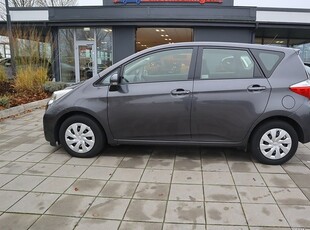 Toyota VersoS S 1.33 Eco Multidrive Svensksåld 2 ägare 2013, Kombi