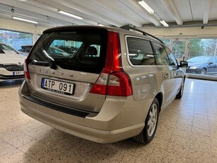 Volvo V70 D2 Manuell, 115hk Momentum/Värmare/P-sensor/Nyservad