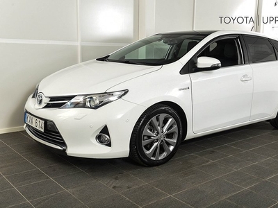 Toyota Auris1.8 Elhybrid Executive Skyview Skinn 2013, Halvkombi