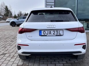 Audi A3Sportback 30 TFSI PROLINE 6 VÄXLAD 2023, Halvkombi