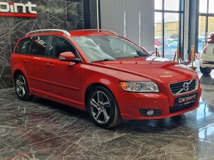 Volvo V50 D2 Momentum Bluetooth|Dragkrok|PDC-Bak|6 Växlad