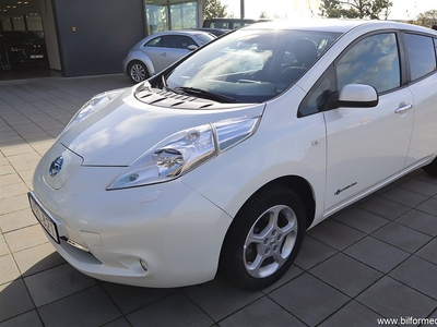 Nissan Leaf 5dr 109hk 24 Kwh / Rattvärme / Backkamera/ Svensksåld