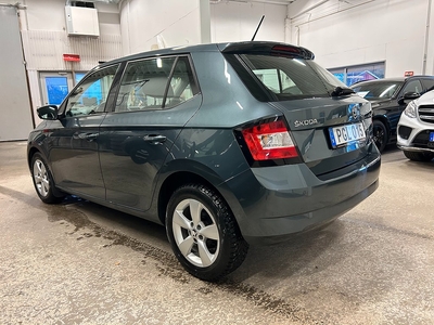 Skoda Fabia 1.2 TSI 90hk Motorvärmare / S+V-hjul