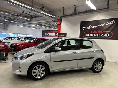 Toyota Yaris Hybrid e-CVT Motorvärmare Backkamera Bluetooth