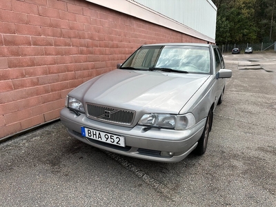 Volvo S70 2.5 10V Automat 144hk / Drag / besiktigad