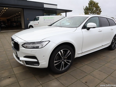 Volvo V90 Cross Country AWD 190hk Aut Momentum Drag Svensksåld Skinn VOC