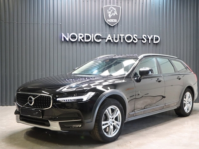 Volvo V90 Cross Country D4 AWD/ Momentum / Keyless /