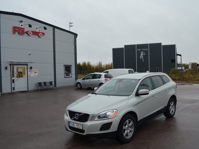 Volvo XC60 D3 AWD Summum 163hk Drag Nybesiktigad