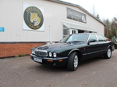 Jaguar XJ 4.0 V8 Sovereign, rostfri, entusiastägd, mkt fin!