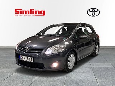 Toyota Auris 5-dörrar 1.4 D-4D Euro 5 / Vinterhjul / Drag