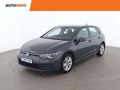 Volkswagen Golf 1.5 TSI / Carplay, Värmare, Drag, Rattvärme