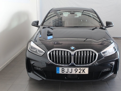 BMW 118 i Model Sport Aut Nav Rattvärme Park Assist