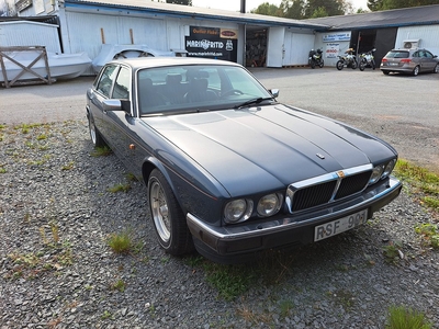 Jaguar XJ 4.0 Automat 222hk