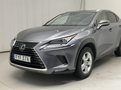 Lexus NX 300h AWD (197hk)