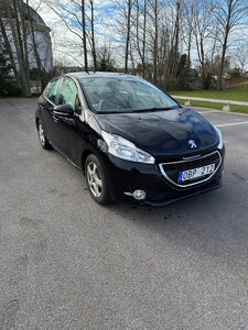 Peugeot 208 5-dörrar 1.2 VTi Euro 5, Ny Kamrem, Panoramatak