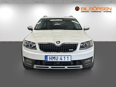 Skoda Octavia Scout 2.0 TDI 4x4 DSG Premium (Drag, Canton,Värmare)