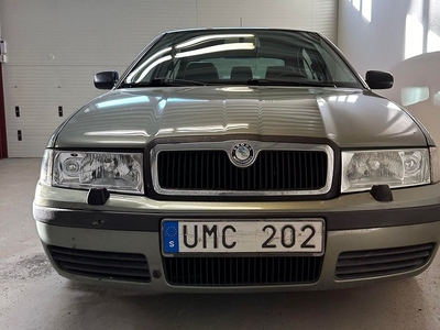 Skoda Octavia Tour 1.6 MPI Låg miltal