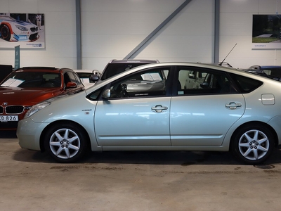 Toyota Prius 1.5 VVT-i Hybrid 112HK Nyservad