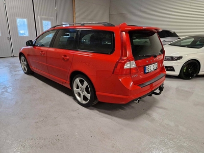 Volvo V70 D5 AWD Geartr Momentum, R-Design, Drag, Värmare