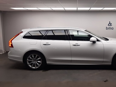 Volvo V90 T4 Momentum Advanced Edition