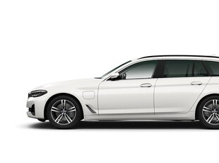 BMW 530e xDrive Dragkrok| Värmepump |Årsskatt 360:-