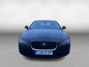 Jaguar XE 20t Signature 200hk Aut Adpt-fart Navi Värmare