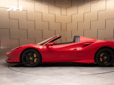 Ferrari F8 Spider Svensksåld / Kolfiber / 757Mil / OBS SPEC /