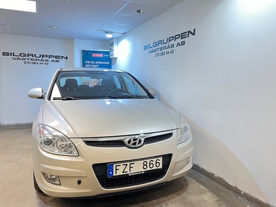 Hyundai i30 1.6 122HK / Ny Bes /Ny Serv / Låg mil / Kamkedja