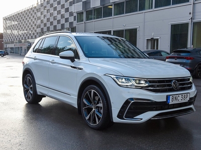 Volkswagen Tiguan 2.0 TDI 200HK 4WD R-line Navi Värm Drag