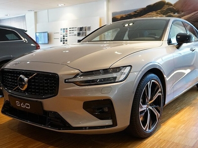 Volvo S60B5 AWD PLUS DARK 2023, Sedan