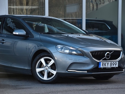 Volvo V40 D2 DRAG VÄRMARE P-SENSOR NYSERVAD TELE 120HK