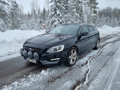 Volvo V60 D4 AWD SUMMUM VOC D-VÄRM BACKKAMERA