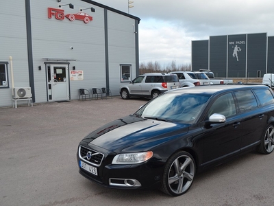 Volvo V70 2.5FT 231 hk R-DESIGN M-Värmare Drag