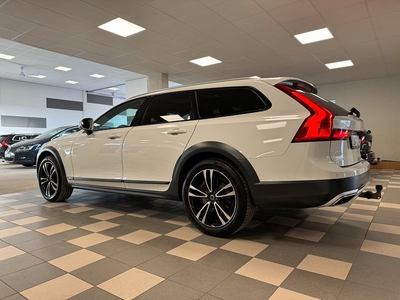 Volvo V90 Cross Country D4 AWD Panorama VOC Drag CarPlay Kamrem bytt