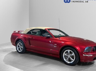 Ford MustangGT V8 AUT CAB 2005, Sportkupé