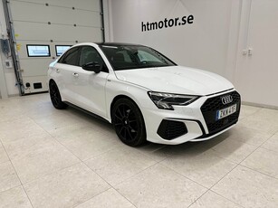 Audi A3 Sedan 35 TFSI 150hk/ S Line / Panorama / Svart Optik