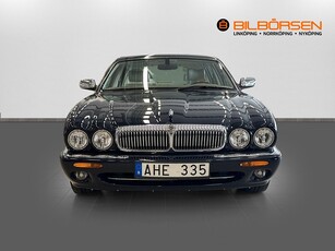 Jaguar XJ LWB 4.0 V8 Vanden Plas 1,99% Ränta (SE SKICK)