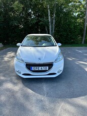 Peugeot 208 5-dörrar 1.2 VTi Euro 5,Nyservad, Ny Kamrem