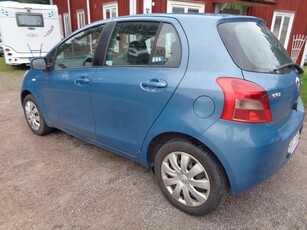 Toyota Yaris 5D 1.0 NYBES U.A./FULLSERV/PÅKOST/FINANS/INBYTE