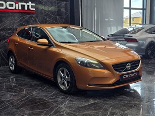 Volvo V40 D3 Momentum Volvo on call|Dieselvärmare|Bluetooth